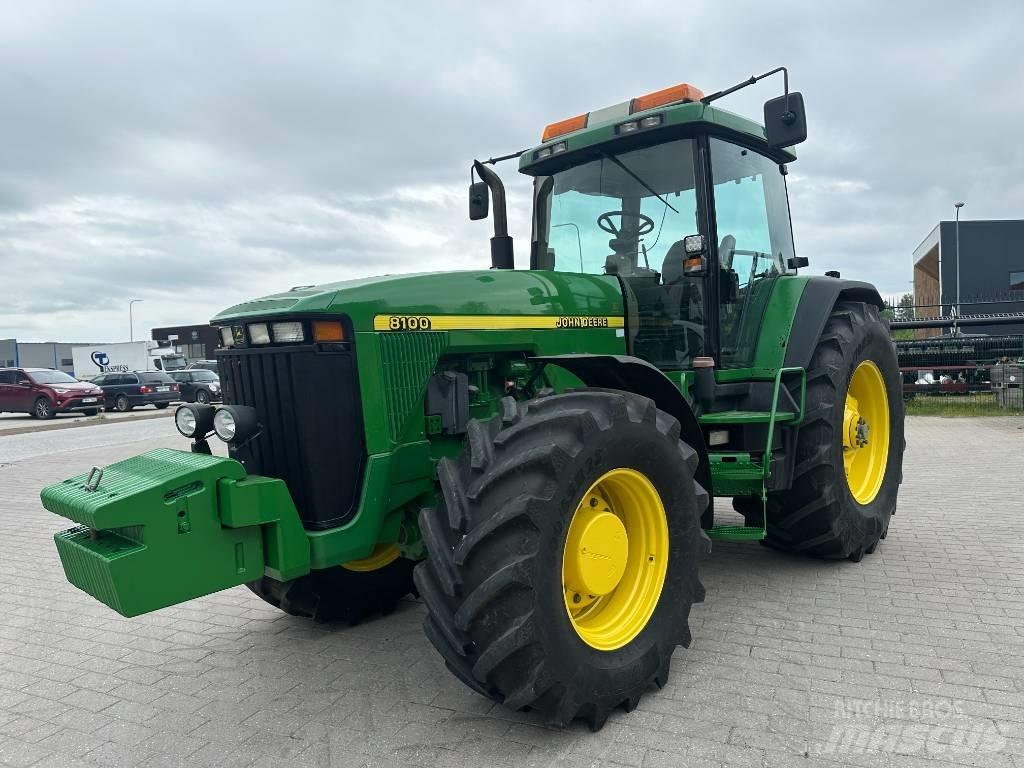 John Deere 8100 Traktorji