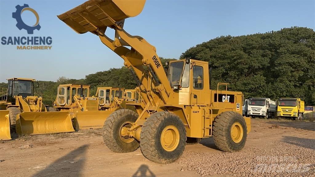 CAT 950 E Kolesni nakladalci