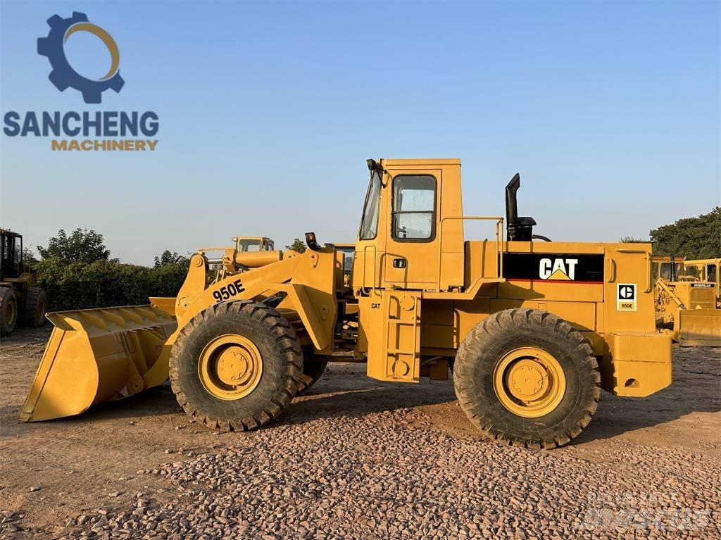 CAT 950 E Kolesni nakladalci