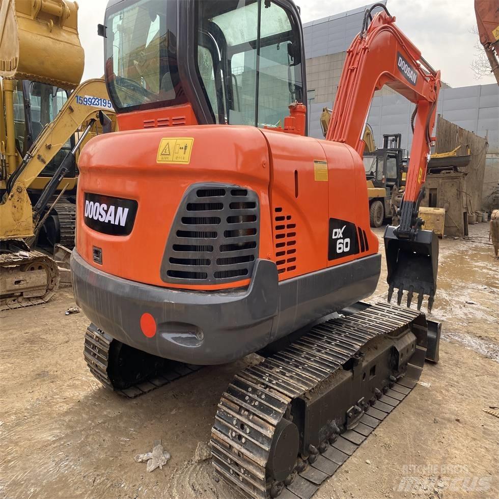 Doosan DX 60 Bagri goseničarji