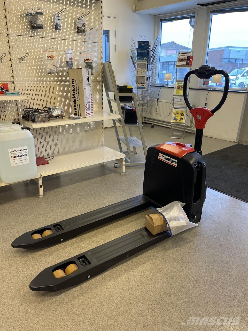 EP Equipment F4 Ročni električni viličar