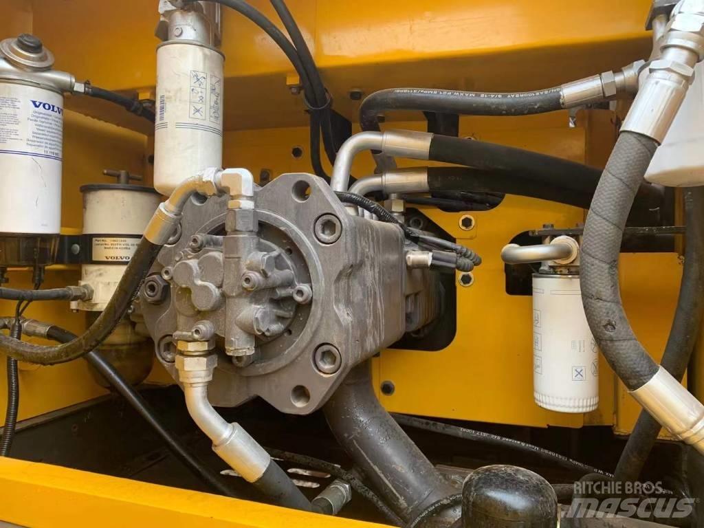 Volvo EC 300 D L Bagri goseničarji