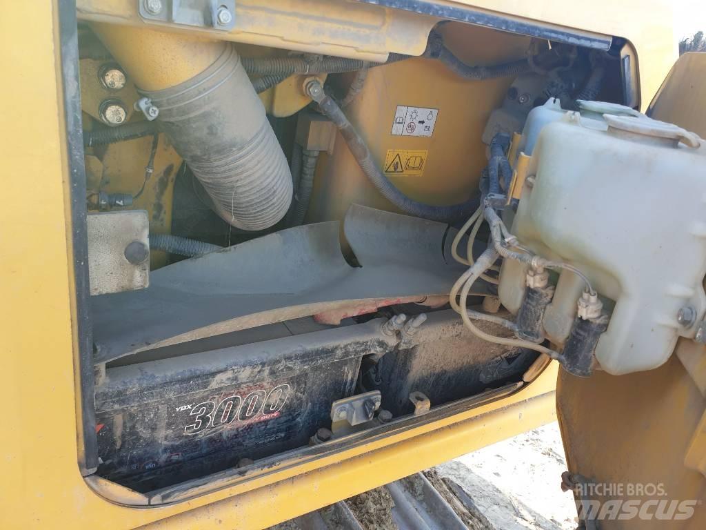 Komatsu D65PXi-18 Buldožerji goseničarji