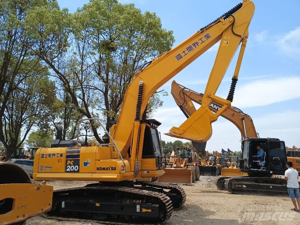 Komatsu PC 200-8 Bagri goseničarji