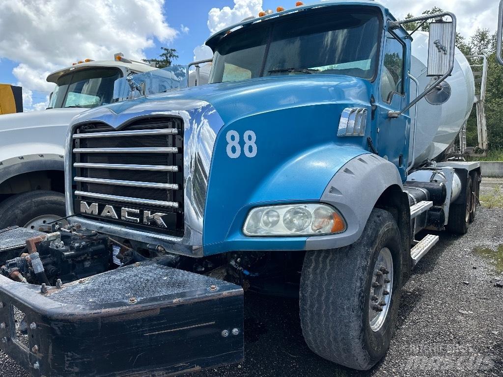 Mack GU 800 Drugi tovornjaki