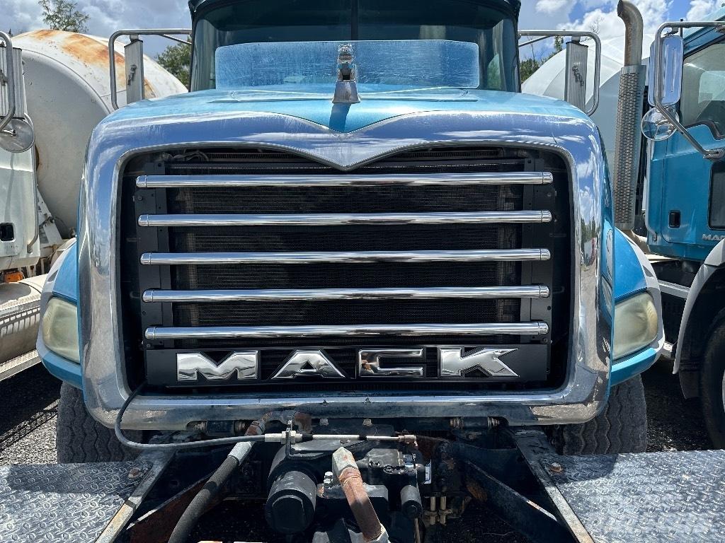 Mack GU 800 Drugi tovornjaki