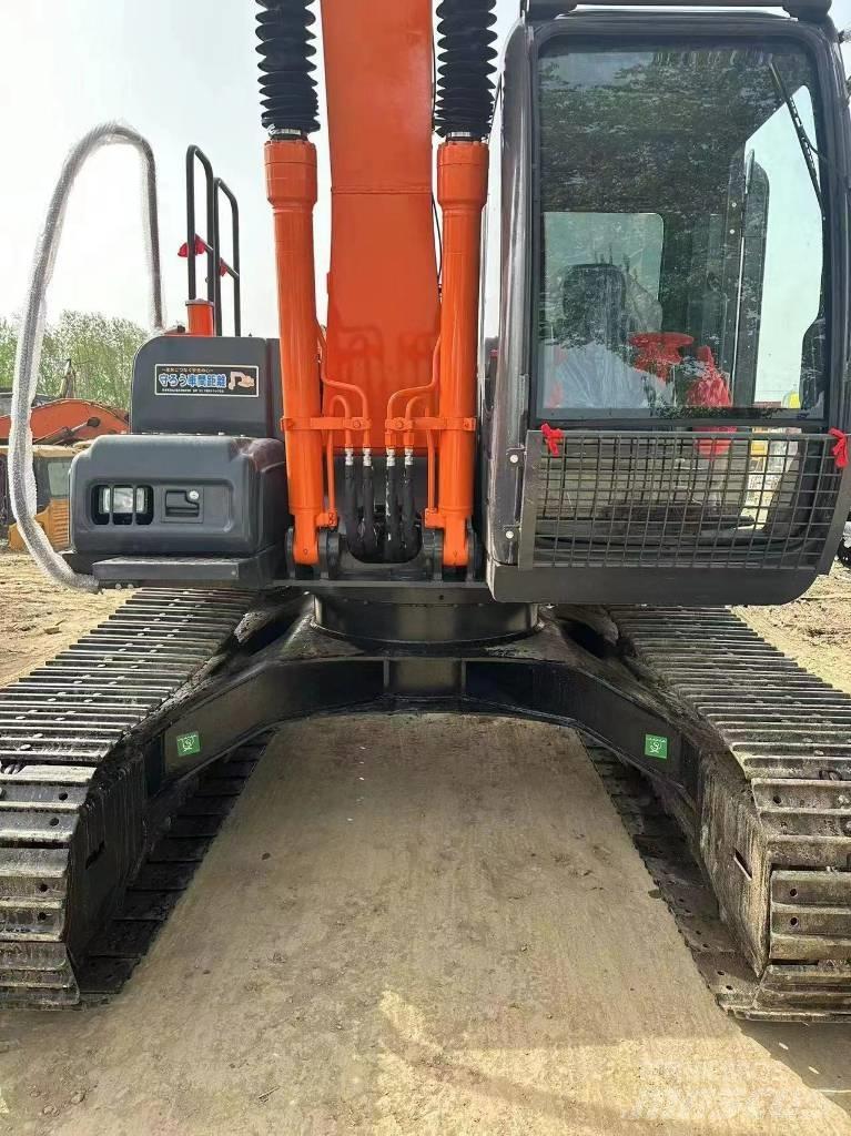 Hitachi ZX 130 Bagri goseničarji