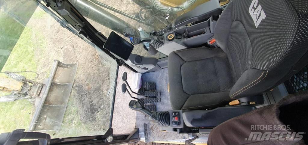 CAT 320 Bagri goseničarji