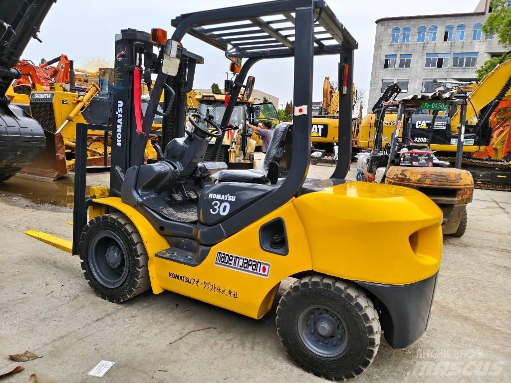 Komatsu FD30 Dizelski viličarji