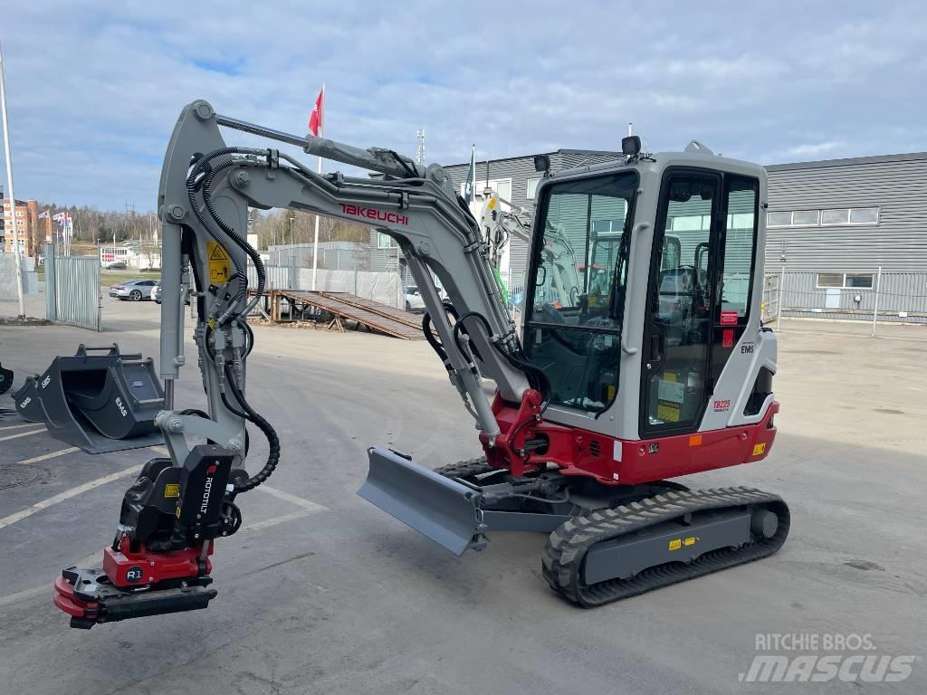 Takeuchi TB 225 Mini bagri <7t