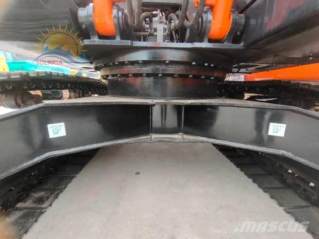 Hitachi ZX 200 Bagri goseničarji