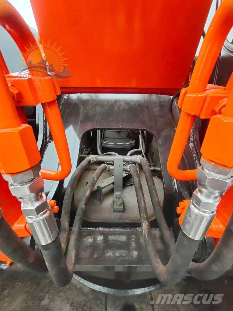 Hitachi ZX 200 Bagri goseničarji