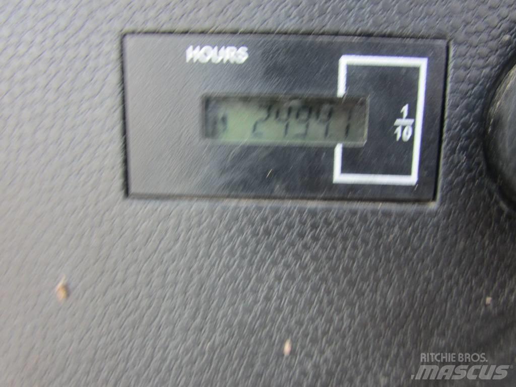Bobcat E 57 W Bagri na kolesih