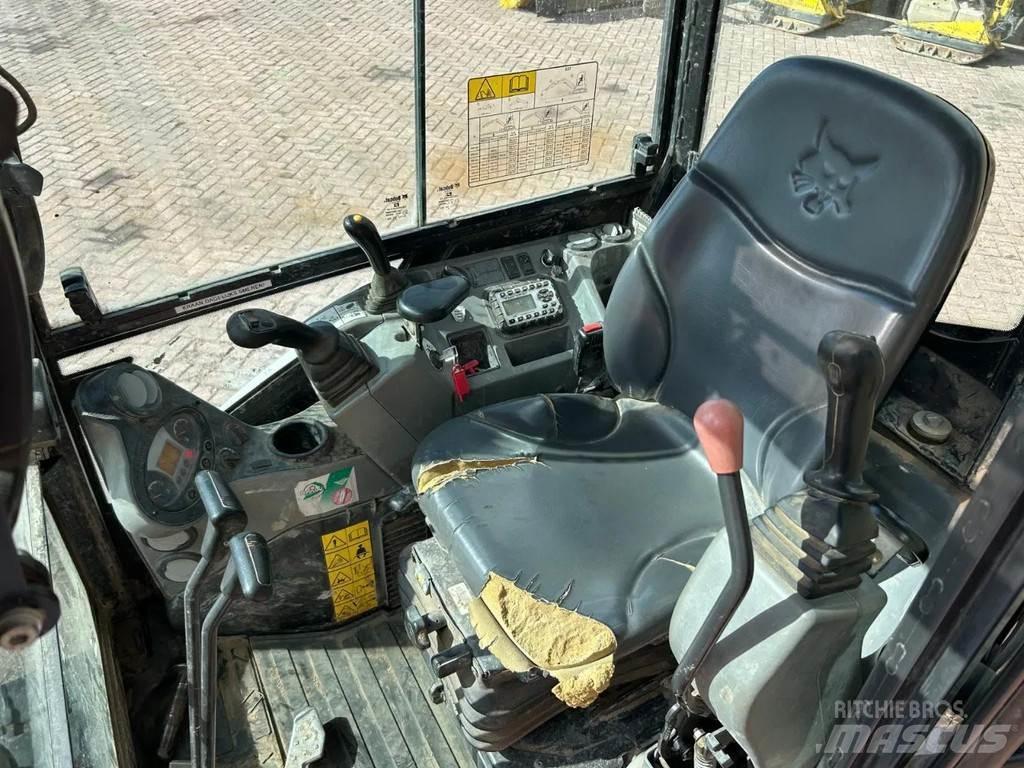 Bobcat E27 Mini bagri <7t