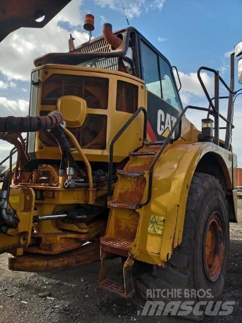 CAT 735 Zglobni demperji
