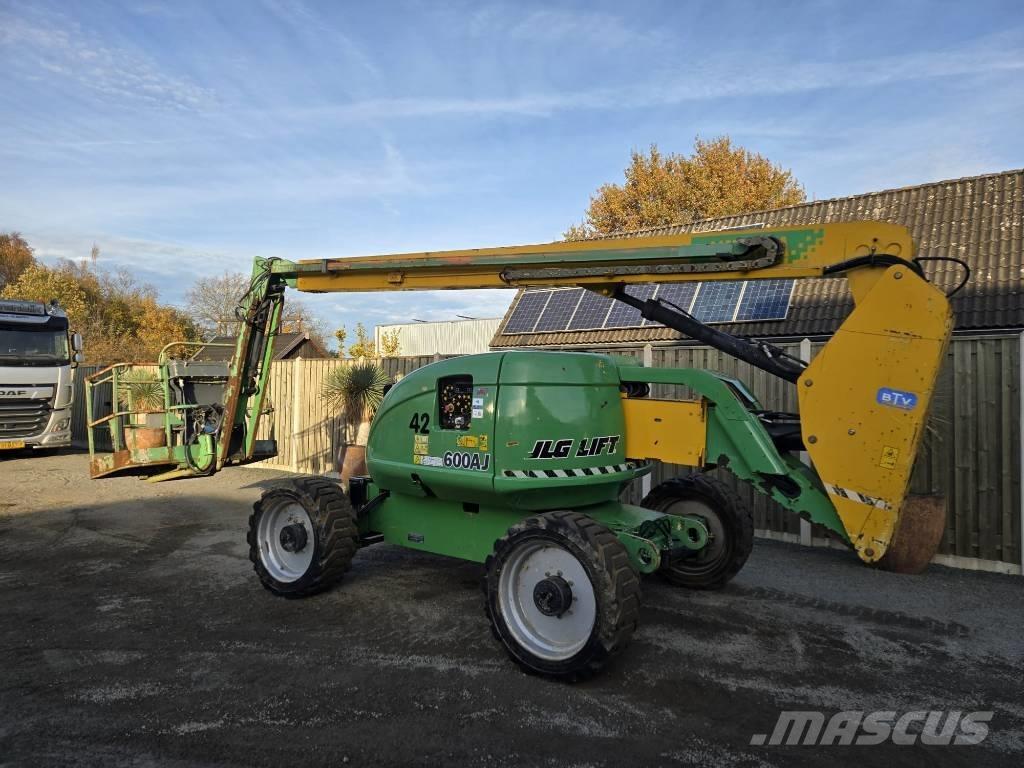 JLG 600 AJ Zglobne dvižne ploščadi