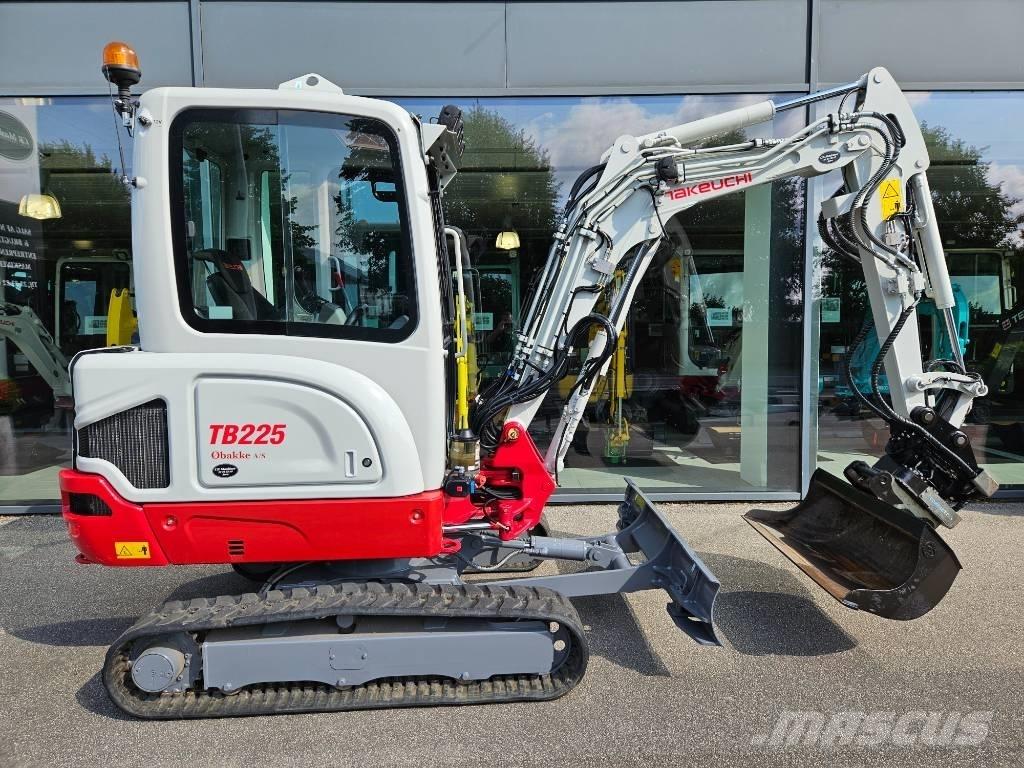 Takeuchi TB 225 Mini bagri <7t