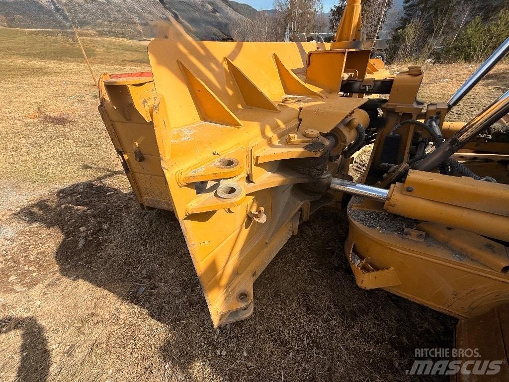 CAT D 6 T LGP Buldožerji goseničarji
