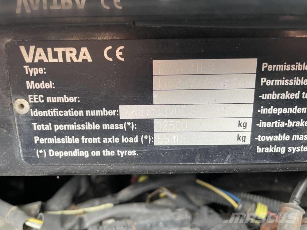 Valtra T 153 Traktorji