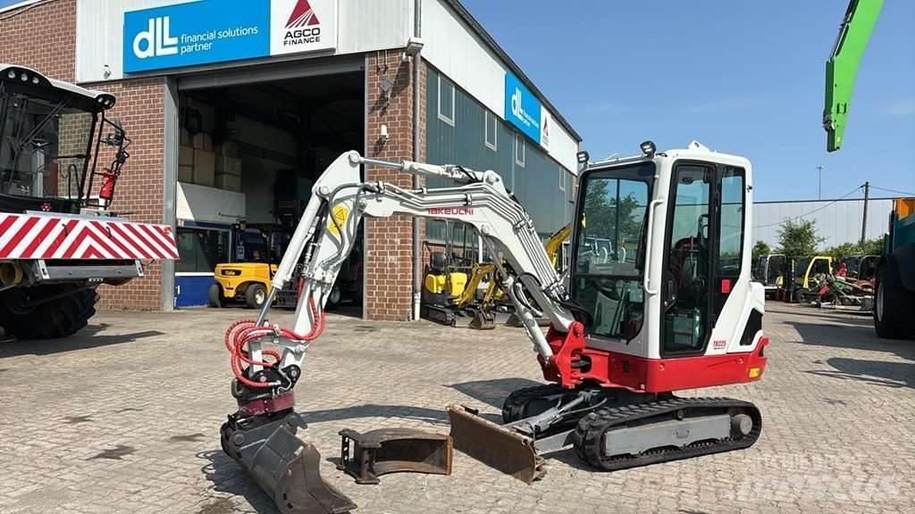 Takeuchi TB225 Mini bagri <7t