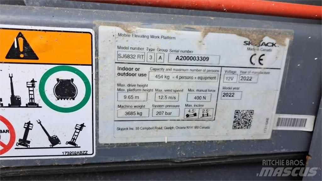 SkyJack 6832RT Škarjaste dvižne ploščadi
