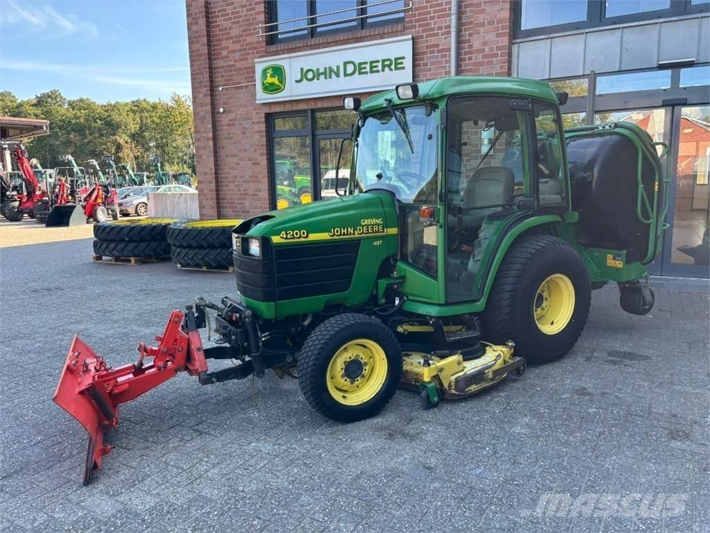 John Deere 4200 Manjši traktorji