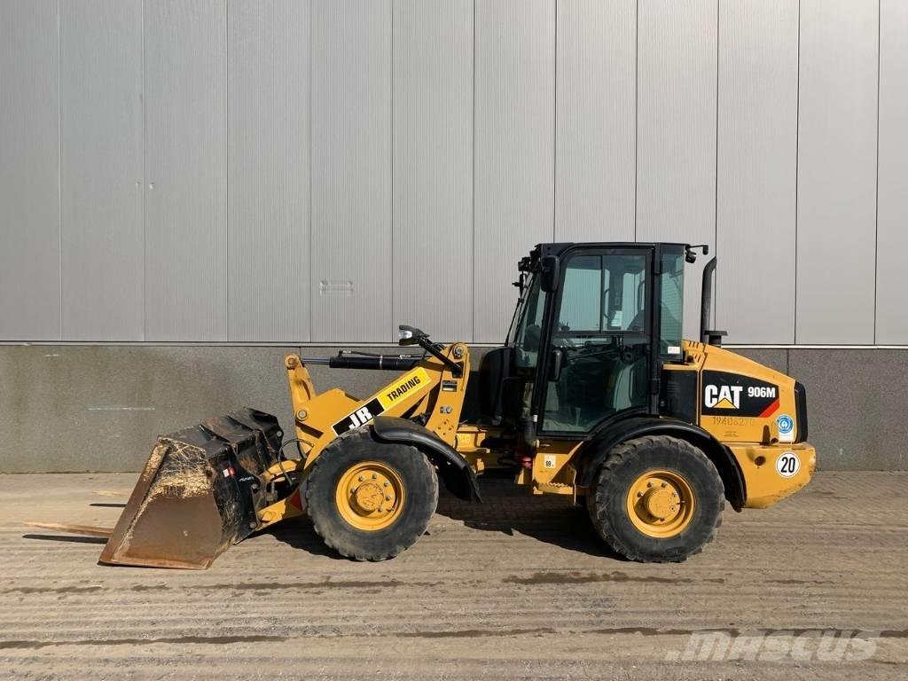 CAT 906 Kolesni nakladalci
