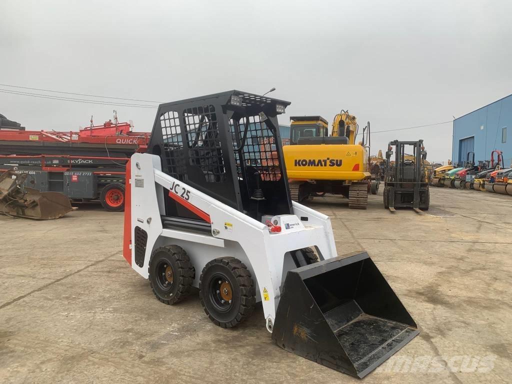  JC 25 Skid steer mini nakladalci
