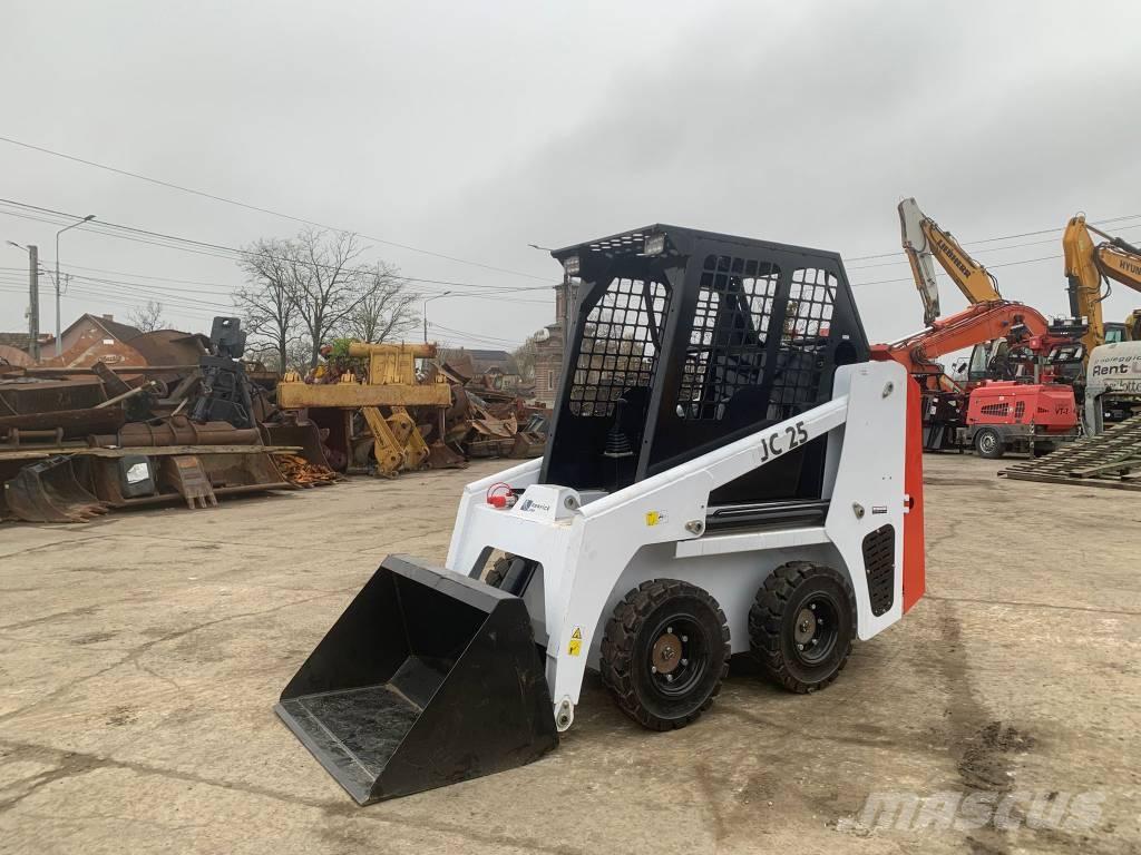  JC 25 Skid steer mini nakladalci