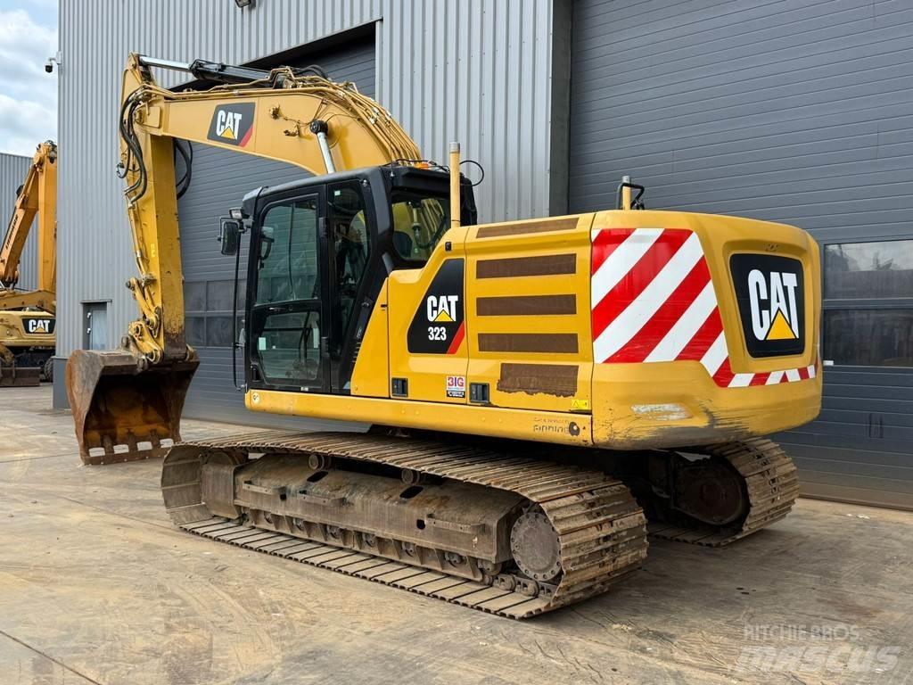 CAT 323 Bagri goseničarji