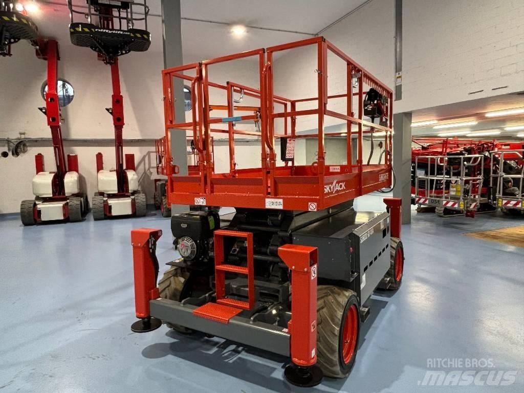 SkyJack SJ 6832 RTE Škarjaste dvižne ploščadi