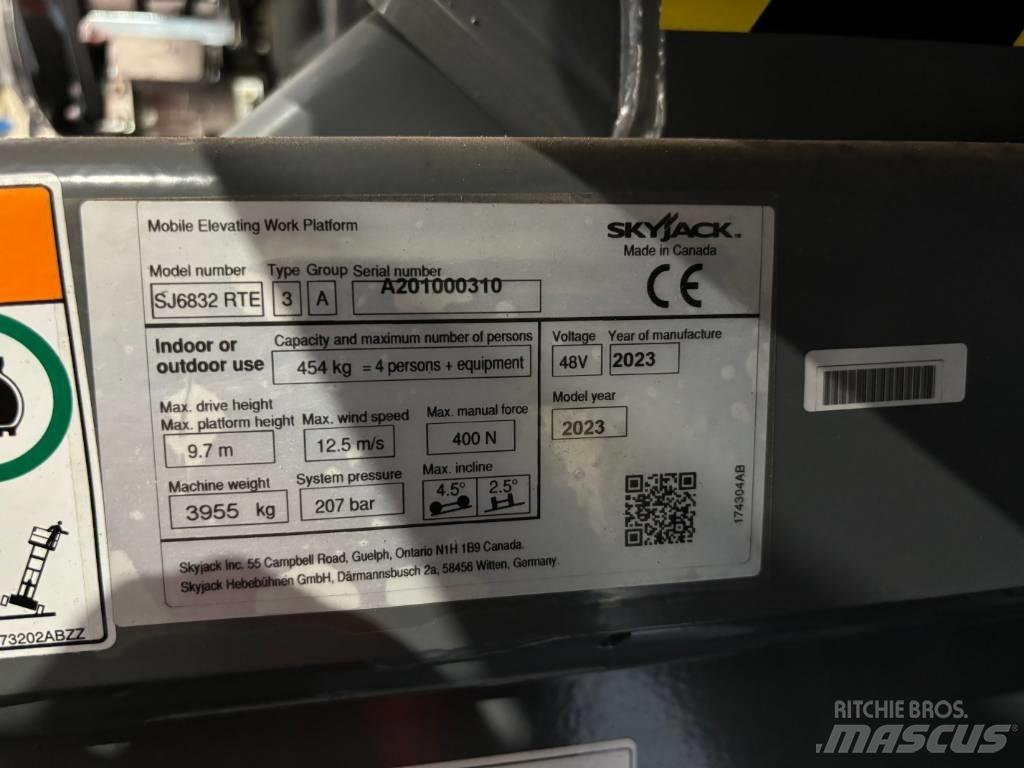 SkyJack SJ 6832 RTE Škarjaste dvižne ploščadi