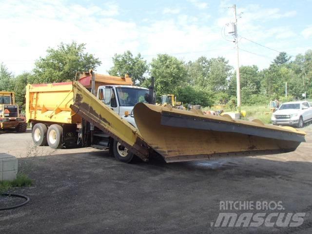 International 7400 Snežne deske in plugi