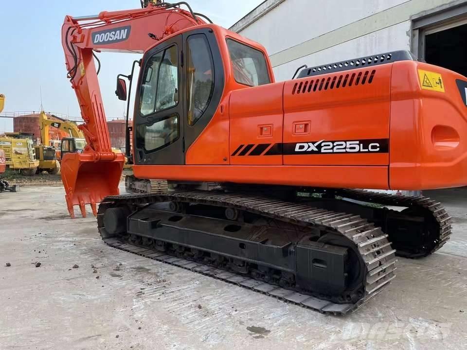Doosan DX 225 Bagri goseničarji