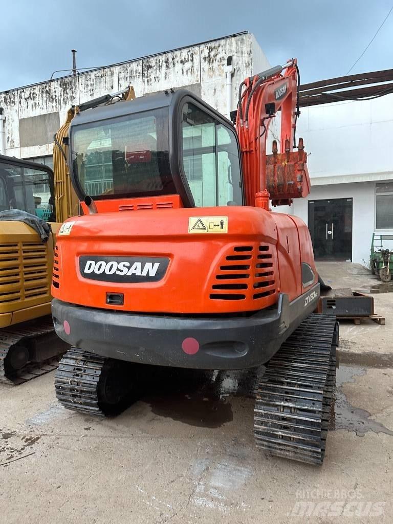 Doosan DX 60 Mini bagri <7t