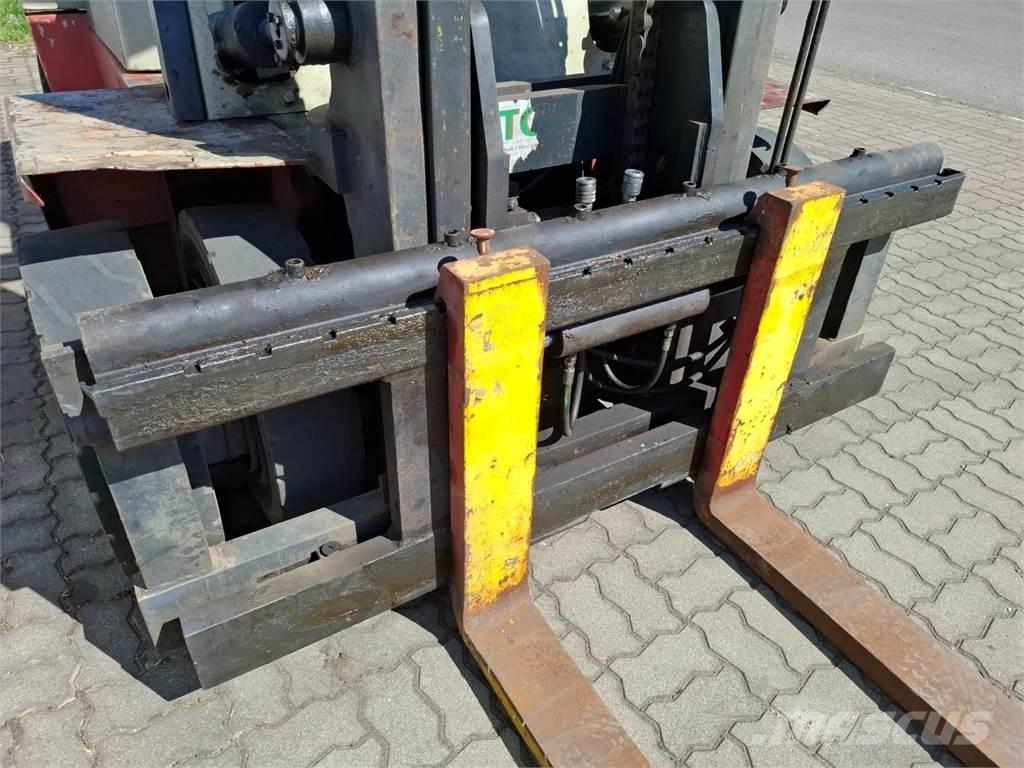 Nissan DF05A60U Dizelski viličarji