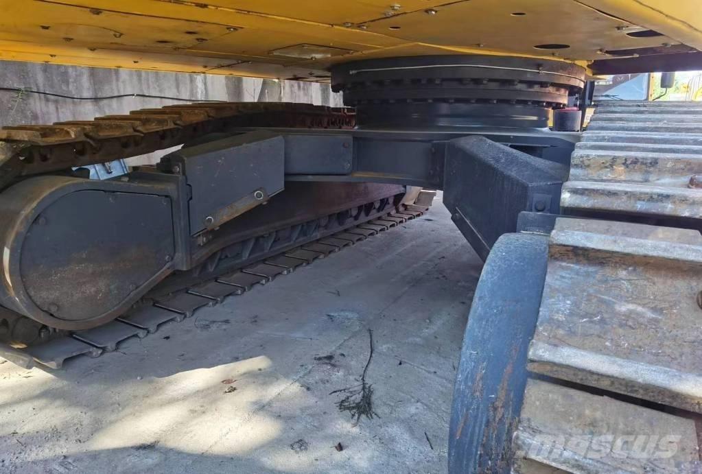 Komatsu PC 450 Bagri goseničarji