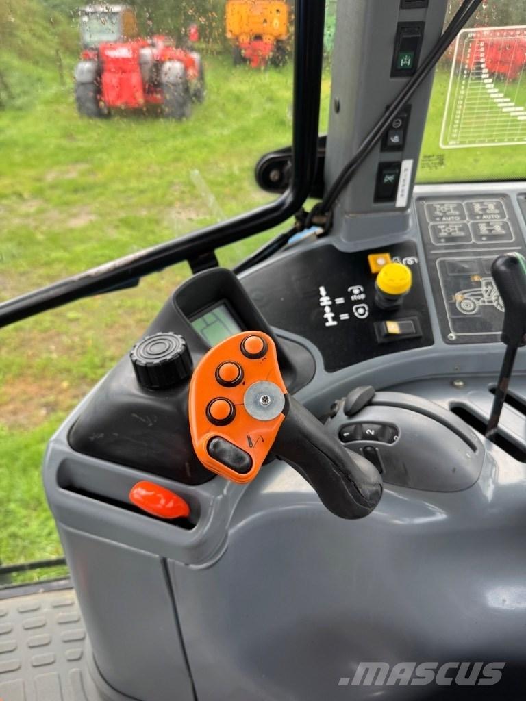 New Holland TM 175 Traktorji