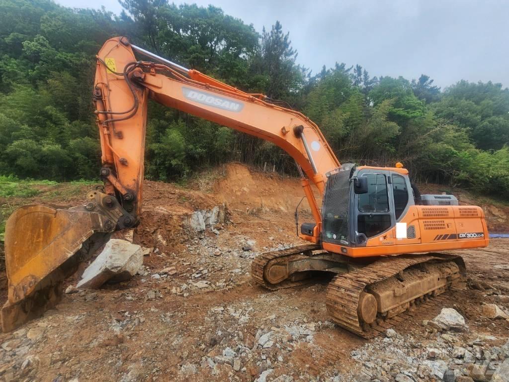Doosan DX 300 LC-5 Bagri goseničarji