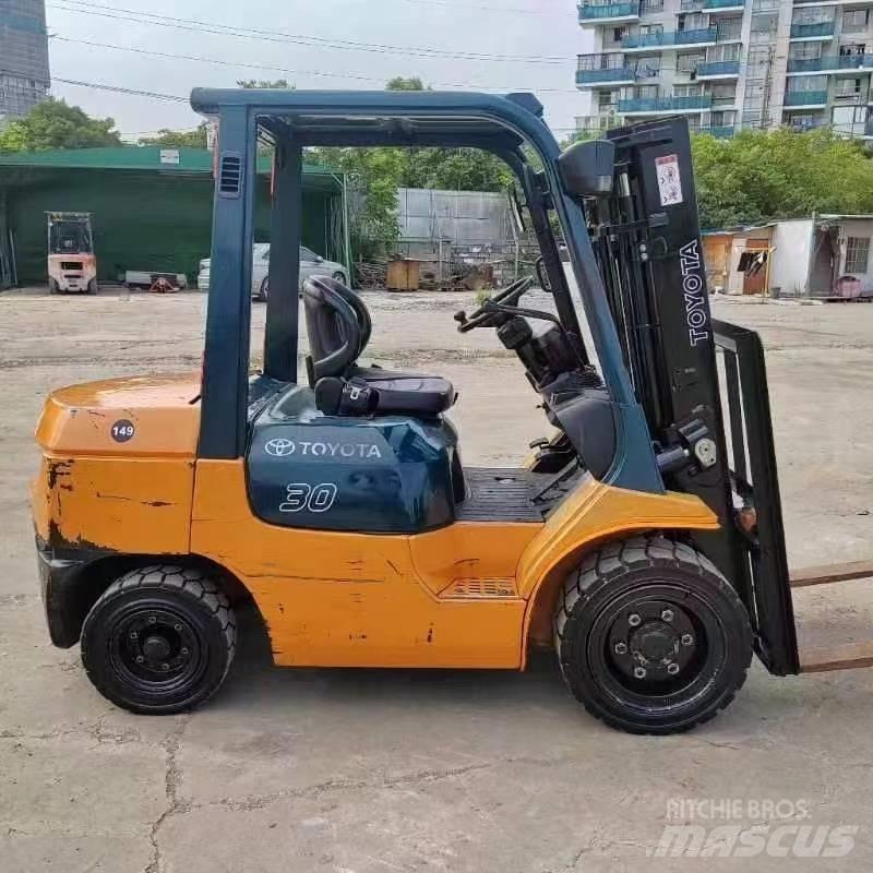 Toyota FD 30 Dizelski viličarji