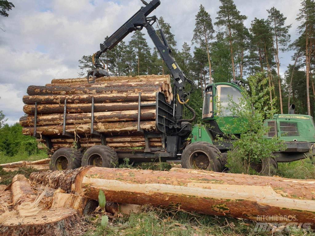 John Deere 1110 E Forwarderji