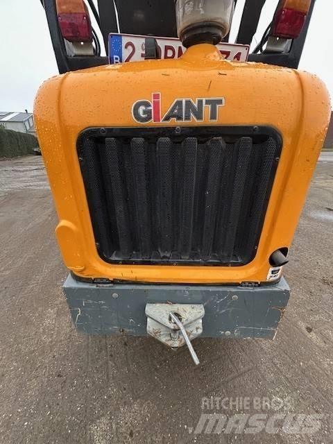 GiANT G2200 HD Kolesni nakladalci