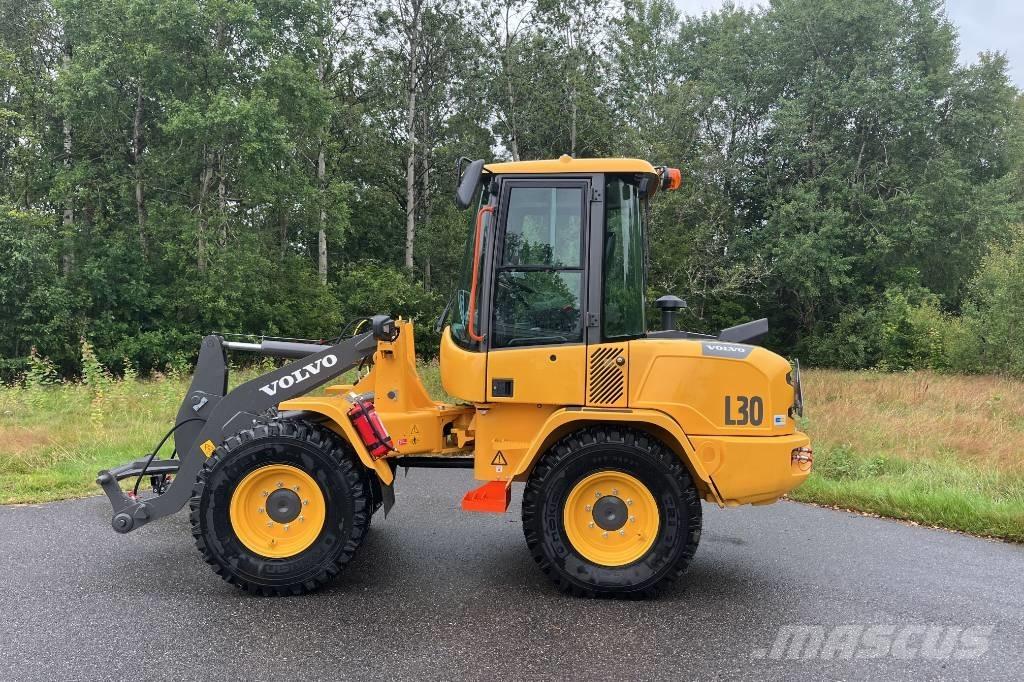 Volvo L 30 Kolesni nakladalci