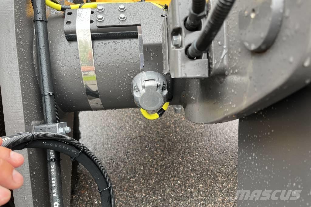 Volvo L 30 Kolesni nakladalci