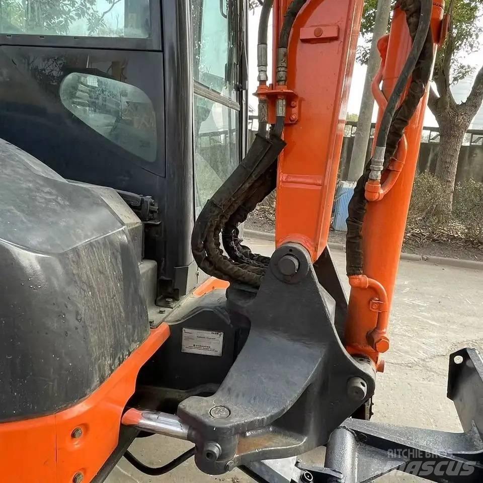 Hitachi ZX50 Mini bagri <7t