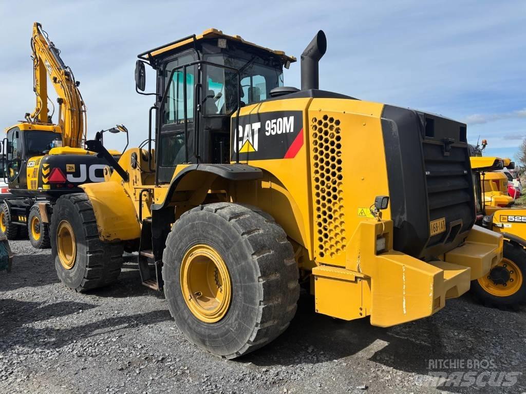 CAT 950M Kolesni nakladalci