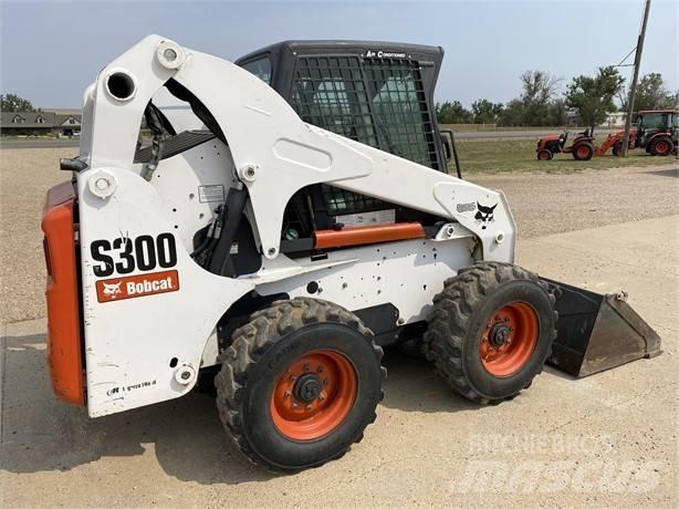 Bobcat S 300 Skid steer mini nakladalci