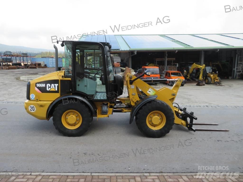 CAT 906M Kolesni nakladalci