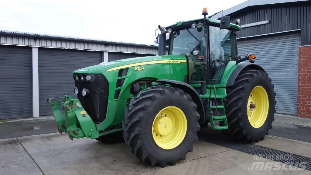 John Deere 8230 ILS Traktorji