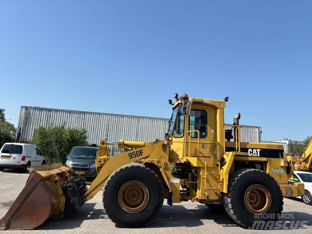CAT 950 F Kolesni nakladalci